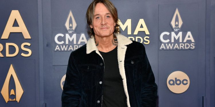 Keith Urban shfaqet pa unazën e martesës pas lajmërimit të ndarjes nga Nicole Kidman.