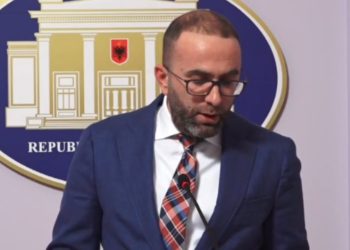 Kërkesa për largimin e presidentit Begaj, Gazment Bardhi: Ka shkelur Kushtetutën dhe ka ndërhyrë…