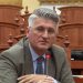 Kërkesë për ndjesë publike: Emri i Enver Hoxhës në email-et e Kuvendit, Agron Gjekmarkaj akuzon PS-në për prani të hetuesve të komunizmit në grupin e saj