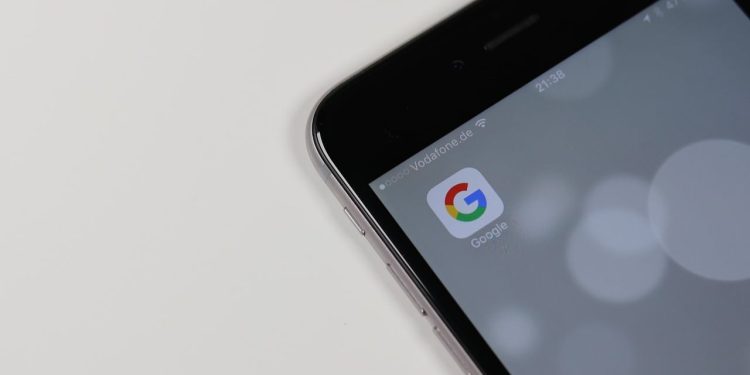 Kërkimet e shqiptarëve në Google për vitin 2025: Pornografia, lojërat e fatit dhe "Big Brother VIP" në fokus.