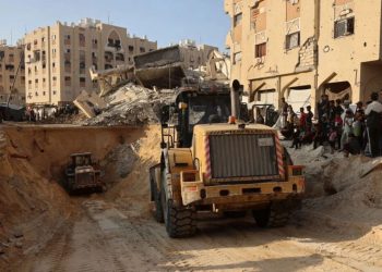 Kërkimet vazhdojnë për gjetjen e trupave të pengjeve në Gaza, ndërsa grupet ushtarake palestineze kërkojnë ndihmën e komunitetit ndërkombëtar.