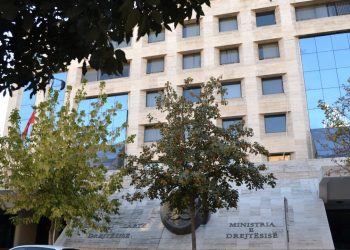 Kodi penal i tanishëm do të pësojë ndryshime para miratimit të Kodit të ri. Nga shkeljet në parkim deri te abuzimet me fondet e Bashkimit Evropian, rritet numri i dënimeve me burg.