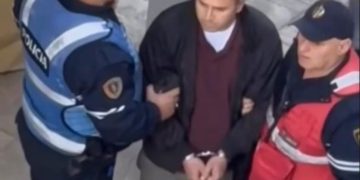 Kolegu i vrarë gjatë orarit të punës, arma e krimit e sekuestruar në lokalin e Komunës së Parisit.