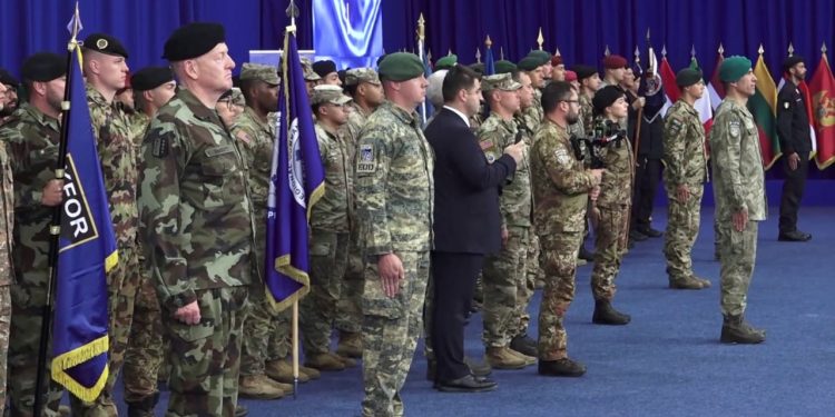 Komandanti i ri i KFOR-it në Kosovë është turku Ozgan Ullutash, që do të udhëheqë misionin e NATO-s.