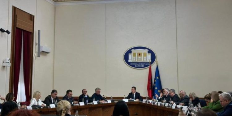 Komisionet për reformën zgjedhore dhe atë territoriale, TCH publikon emrat e përbërjes së anëtarëve.