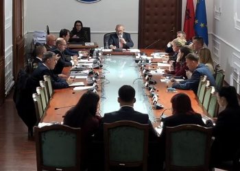 Komisioni i Ligjeve shpall përsëri pozitën e lirë për Avokatin e Popullit, opozita shpreh kundërshtinë.