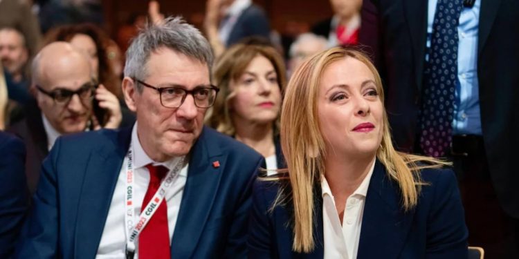 Konfrontim i fortë ndërmjet Melonit dhe liderit sindikalist/ Kryeministrja italiane reagon: Më etiketon si prostitutë. Kjo është e majta që ka dhënë leksione për gratë.