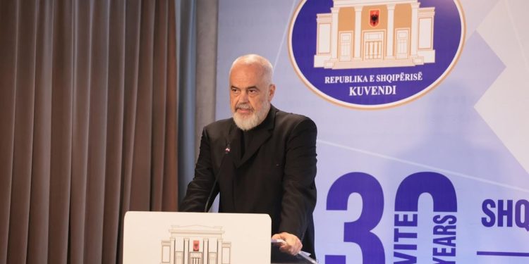 Kontributi i Komisionit të Venecias në demokracinë shqiptare: Rama e cilëson një ndihmesë të vyer për Kushtetutën e parë