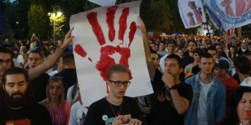 "Korrupsioni merr jetë" / Studentët serbë në protestë për një vit kundër qeverisjes së Vuçiçit, analiza nga DW: Cili është kërkesa e tyre?