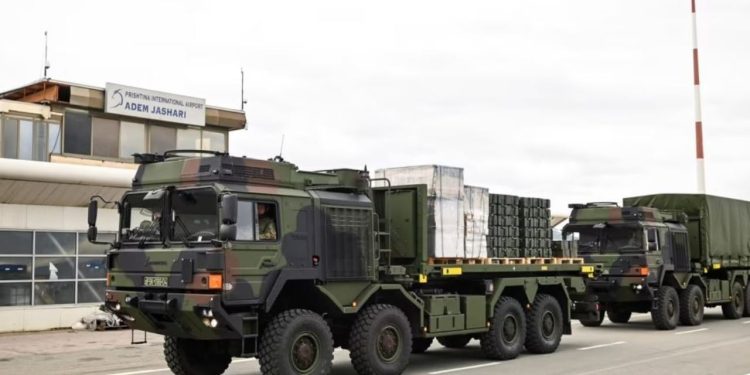 Kosova merr mijëra dronë kamikazë, Vuçiç shpreh kritika ndaj Turqisë