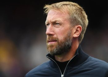 Kosova "shokoi" Suedinë, ish-trajneri i Chelseat merr përgjegjësinë e ekipit kombëtar.