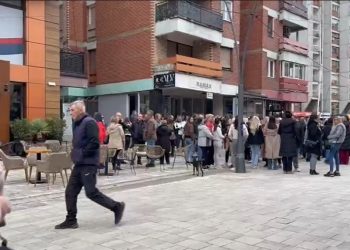 Kosova zhvillon sot zgjedhjet lokale, votimi është në proces.
