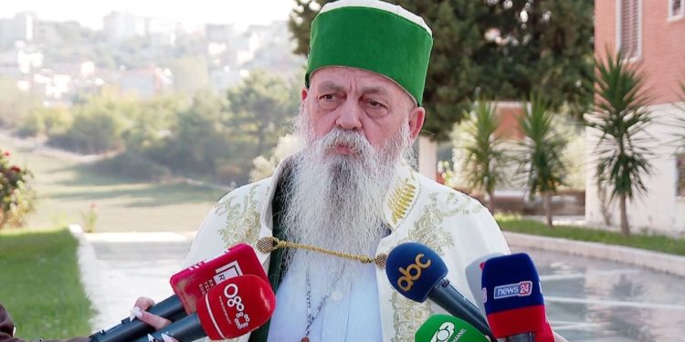 Krerët e komunitetit musliman dhe bektashi shprehin mbështetje për protestën dhe liderët e UÇK-së.