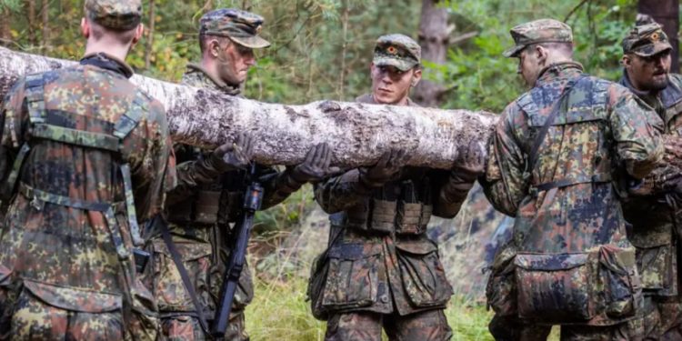 Kriza në koalicionin qeveritar në Gjermani, bisedimet mes CDU/CSU dhe SPD për një model të ri të shërbimit ushtarak përfundojnë në dështim.