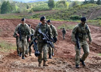 Kroacia rivendos shërbimin ushtarak, duke e obliguar stërvitjen prej dy muajsh për të rinjtë nga mosha 18 vjeçare.