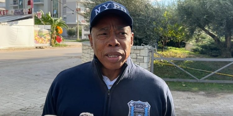 Kryebashkiaku i New York-ut kishte premtuar Edi Ramës se do ta vizitonte Shqipërinë, duke e përshkruar atë si një vend të mrekullueshëm me njerëz mikpritës.