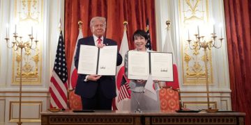 Kryeministrja e Japonisë planifikon të propozojë Donald Trumpin për Çmimin Nobel të Paqes.