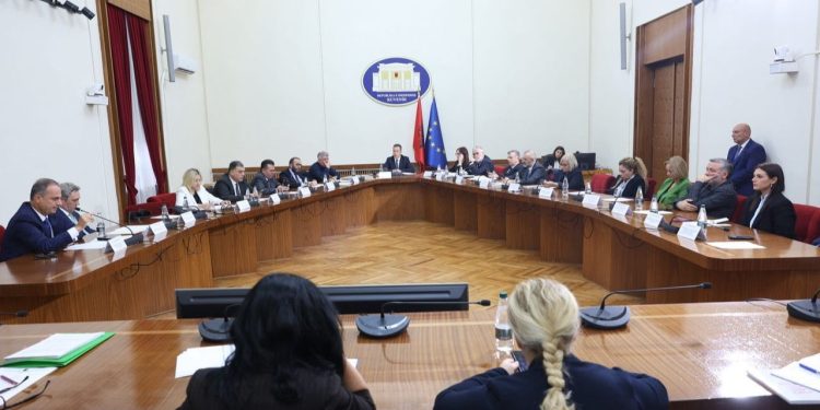 Kryetarët e Komisioneve mëhen kërkesën e PD për një debat mbi fondet e IPARD.