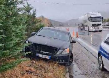 Kukës/ Automjeti del nga rruga, shoferi i lënduar transportohet drejt spitalit 'Trauma'