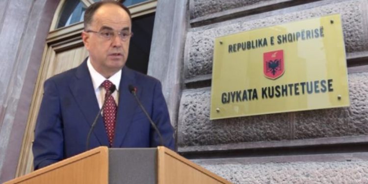 “Kushtetuesja të heqë dorë nga kërkesa e Veliajt”, Begaj drejton shkresë gjykatës: Urdhëroni KQZ-në për organizimin e zgjedhjeve në Tiranë.