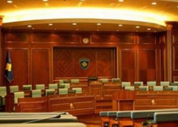 Kuvendi i Kosovës nuk është ende i konstituuar, Gjykata Kushtetuese e heq ndalimin për Listën Serbe dhe i jep një afat prej 12 ditësh për të gjetur një zgjidhje.