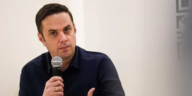 LDK në krye, kryetari Lumir Abdixhiku: Sot do të njoftojmë për fitoren në Istog, Lipjan dhe Junik.