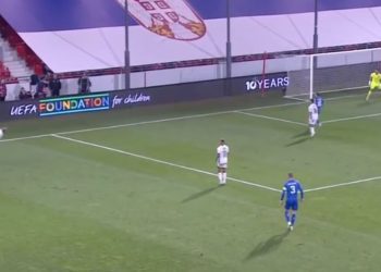 LIVE SERBI-SHQIPËRI: Serbët kërcënojnë portën e Strakoshës, Broja zëvendësohet nga Hoxha (VIDEO)