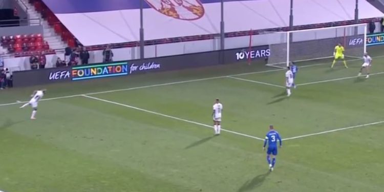 LIVE SERBI-SHQIPËRI: Serbët kërcënojnë portën e Strakoshës, Broja zëvendësohet nga Hoxha (VIDEO)