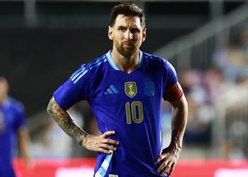 Leo Messi reagon ndaj rekordit të Cristiano Ronaldos, duke e tejkaluar Neymarin dhe duke u bërë lojtari me numrin më të lartë të…