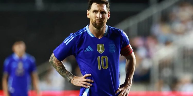 Leo Messi reagon ndaj rekordit të Cristiano Ronaldos, duke e tejkaluar Neymarin dhe duke u bërë lojtari me numrin më të lartë të…