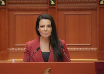 "Liria ka emër: drejtësi për çlirimtarët" - Balluku fton qytetarët në protestë për mbështetje të liderëve të UÇK-së: Të bashkohemi në Tiranë për drejtësi.