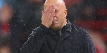 Liverpooli përballet me krizë të vazhdueshme, Arne Slot shqyrton mundësinë e shkarkimit?