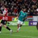 Liverpooli pëson humbjen e katërt radhazi në kampionat, duke u mundur nga Brentford, ndërsa shpresa për titullin duket se po zbehet.
