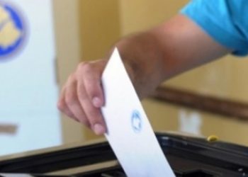 Lokalet në Kosovë: Rezultatet e ‘Exit Poll’ tregojnë se Rama nga LDK kryeson me 37.7%, ndërsa Çeku nga VV renditet i dyti me 30%, dhe Uran Ismaili nga PDK third me 26.3%.