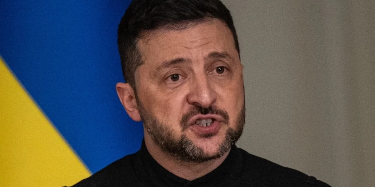 Lufta në Ukrainë: Zelensky vlerëson propozimin e Trump për armëpushim si një të mirë, megjithatë…