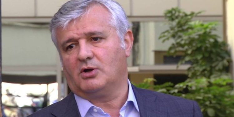 Maks Haxhia: Avokatët do të braktisin seancat nëse nuk ndryshon situata