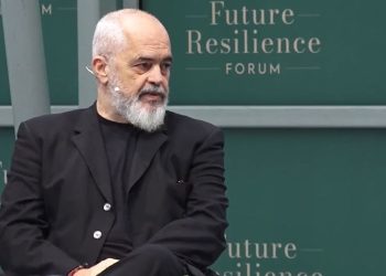 “Manipulimi i migracionit në këtë formë paraqet rrezik, Rama nga Londra: Shqiptarët këtu formojnë një komunitet me vlera”