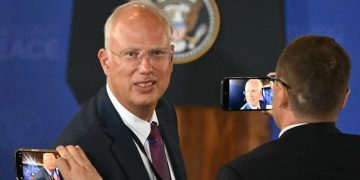 Marrëveshja diplomatike mes Ukrainës dhe Rusisë: Kremlini nuk tregohet i interesuar për ndërhyrjen e SHBA-së dhe përjashton mundësinë e kompromisit.