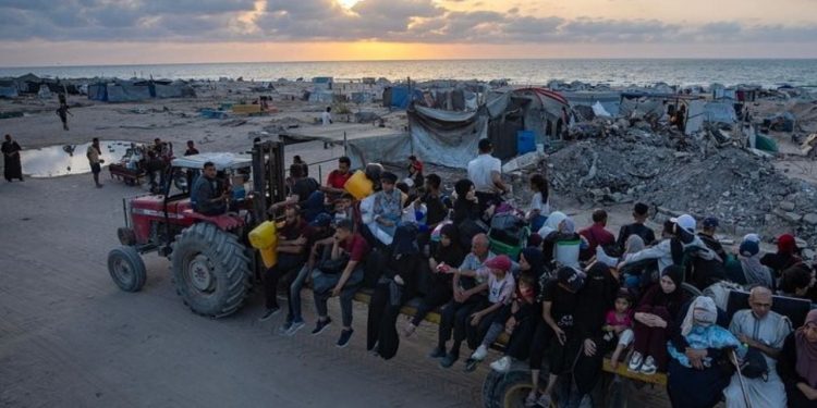 Marrëveshja e armëpushimit në Gaza: Plani për tërheqjen e forcave izraelite dhe lirimin e pengjeve nga Hamasi.