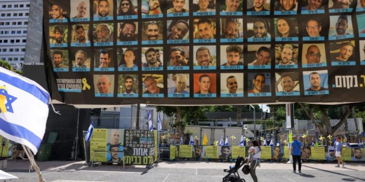 Marrëveshja për Gazën, sipas Wall Street Journal: Hamasi mund të çlirojë sot 20 pengje të gjallë.