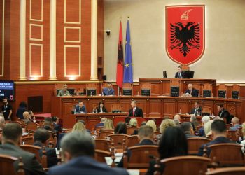 “Marrëveshje arrihet në Konferencën e Kryetarëve”, Balliu ndërpret fjalën, Balla: «O e nxirrni përjashta, ose nuk mund të vazhdoj…»