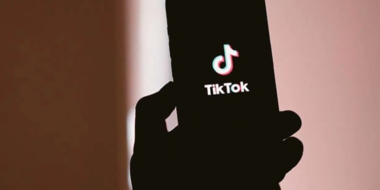 Marrëveshje për shmangien e mbylljes së TikTok në SHBA, nënshkrimi pritet të realizohet të enjten nga Trump dhe Xi Jinping.