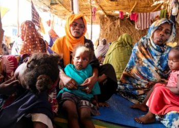 Masakra në kampin e të zhvendosurve në Sudan, sulmi godet kampin brenda universitetit, mbi 60 viktima.