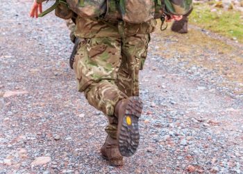 Mbretëria e Bashkuar shton praninë ushtarake në Izrael, ndërsa rritet mbikëqyrja e armëpushimit në Gaza.