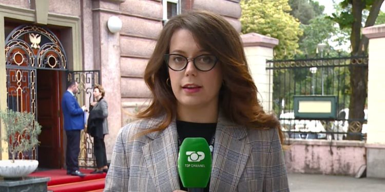 Mbrojtja e grave në politikë dhe e anëtarëve të familjeve të tyre, projektligji për dhunën në internet: Cilat janë masat e propozuara?