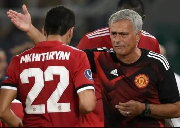“Më dërgonte çdo natë të njëjtin mesazh”, Mkhitaryan ndan përjetimet e tij me Mourinhon: “Largohu, o idiot”