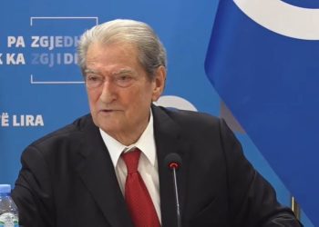 "Mesazhi nga zgjedhjet e lira në Kosovë është thirrje për veprim," thotë Berisha: Qeveria e Kosovës është tri herë më e afërt me BE-në se ajo shqiptare.
