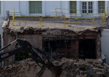 Miliarderët e kriptovalutave dhe anëtarët e kabinetit: Kush janë donatorët që financojnë sallën e ballove të Trump?