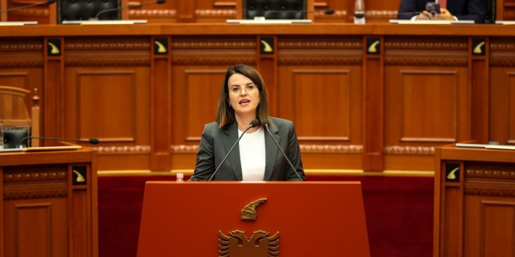 “Ministrja Koçiu: Tani jemi të përjashtuar nga çdo listë e zezë, kriminaliteti në vend po zvogëlohet”