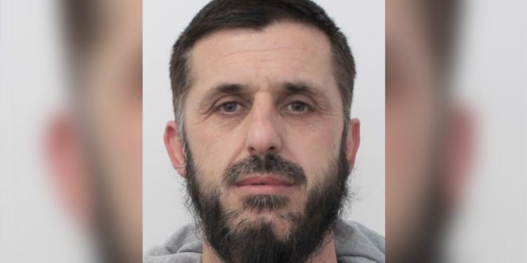 Mjeku kirurg Dervish Hasi, i cili mori në martesë të miturën si gruan e katërt dhe kreu marrëdhënie intime me të, është dënuar me burg.